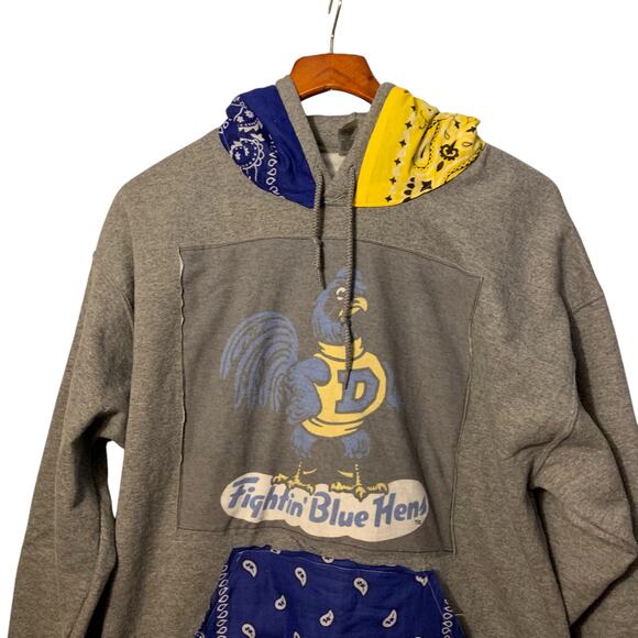 fighting blue hens Deleware sweatshirt size L - Picture 2 of 12